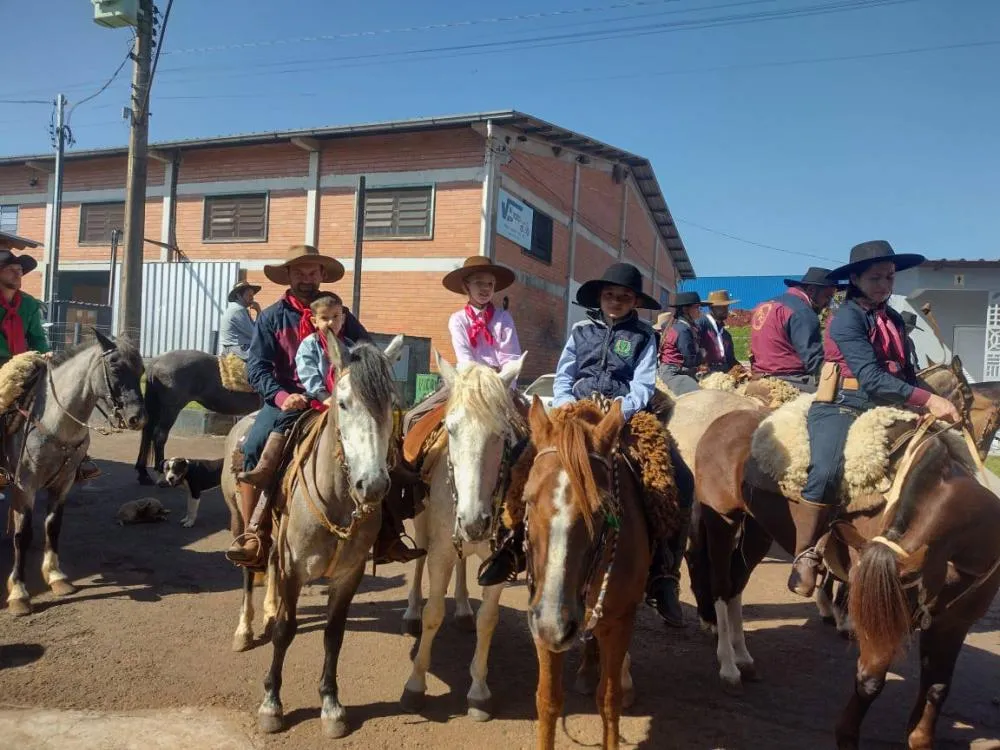 Chama crioula e programação cultural abrem Acampamento Farroupilha em Vista Gaúcha