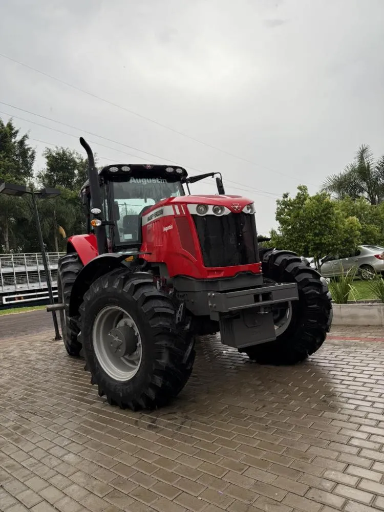 Barra do Guarita recebe trator para fortalecer a agricultura