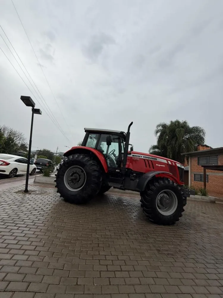 Barra do Guarita recebe trator para fortalecer a agricultura