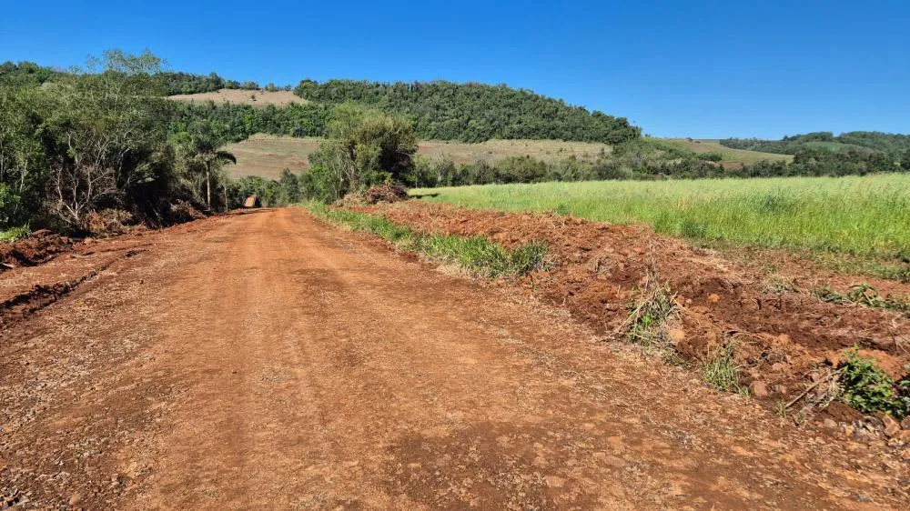 Estradas rurais de Barra Grande e Alto Bela Vista recebem melhorias