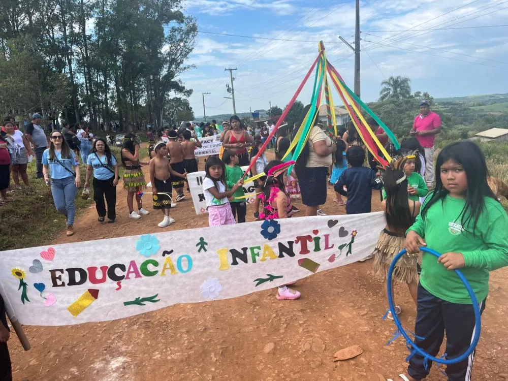 Alunos de cinco escolas indígenas participam de evento cultural em Redentora