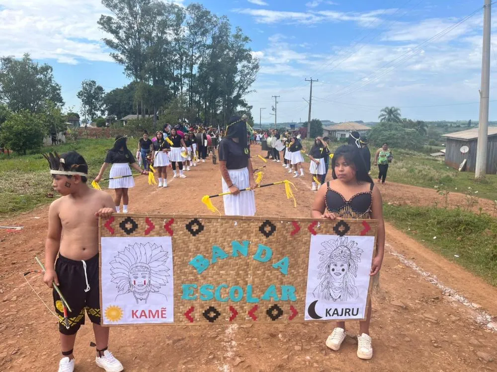 Alunos de cinco escolas indígenas participam de evento cultural em Redentora