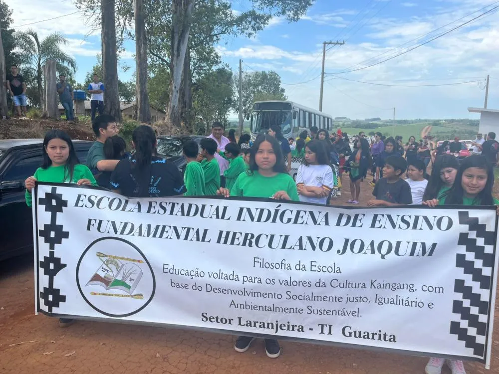 Alunos de cinco escolas indígenas participam de evento cultural em Redentora