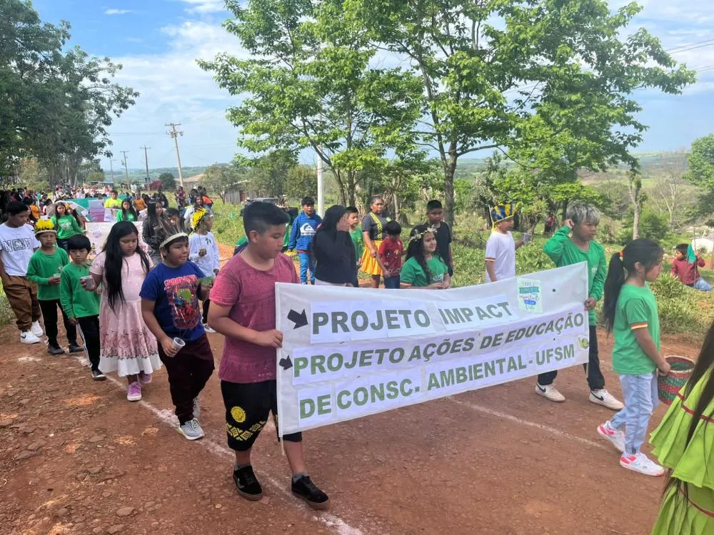 Alunos de cinco escolas indígenas participam de evento cultural em Redentora