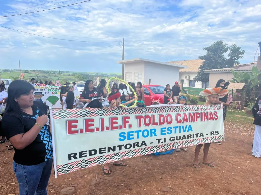 Alunos de cinco escolas indígenas participam de evento cultural em Redentora