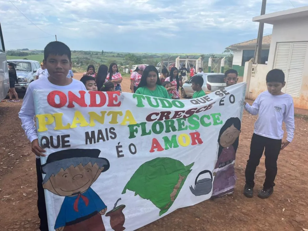 Alunos de cinco escolas indígenas participam de evento cultural em Redentora