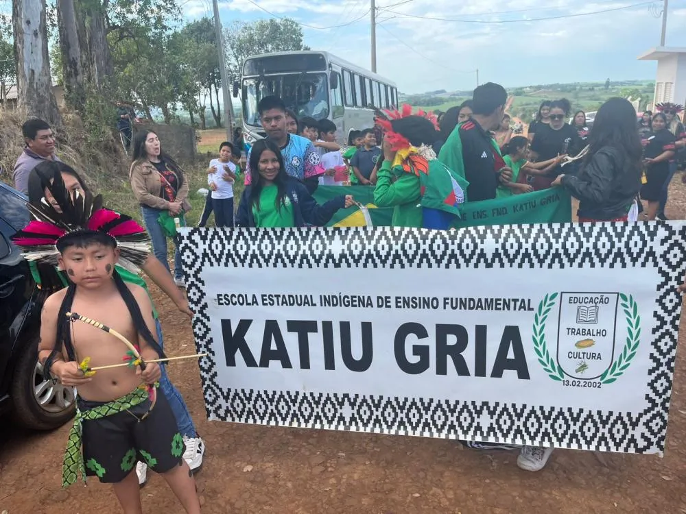 Alunos de cinco escolas indígenas participam de evento cultural em Redentora