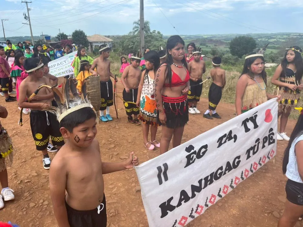 Alunos de cinco escolas indígenas participam de evento cultural em Redentora