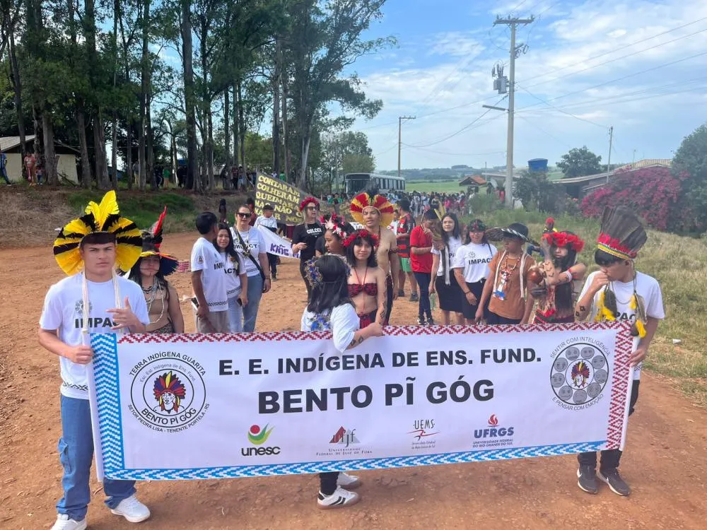 Alunos de cinco escolas indígenas participam de evento cultural em Redentora