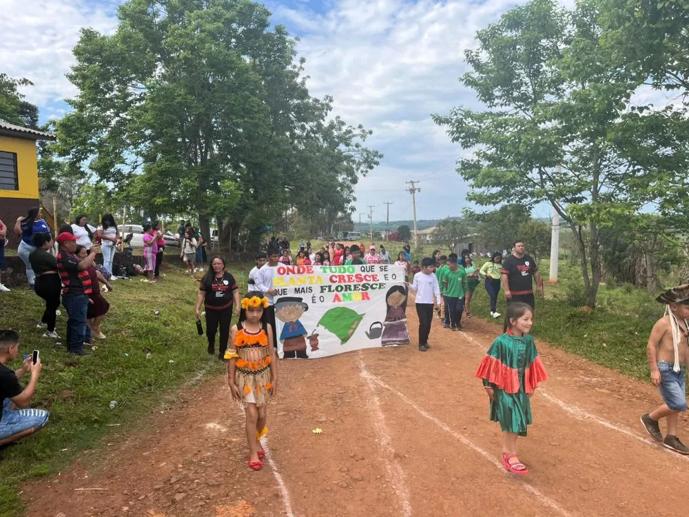 Alunos de cinco escolas indígenas participam de evento cultural em Redentora