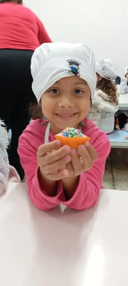 Alimentação saudável e diversão marcam atividade na EMEI Meu Primeiro Passo