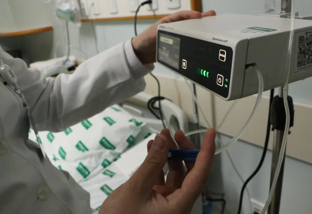  As bombas de infusão são utilizadas para a administração controlada de medicamentos, garantindo maior precisão em terapias
