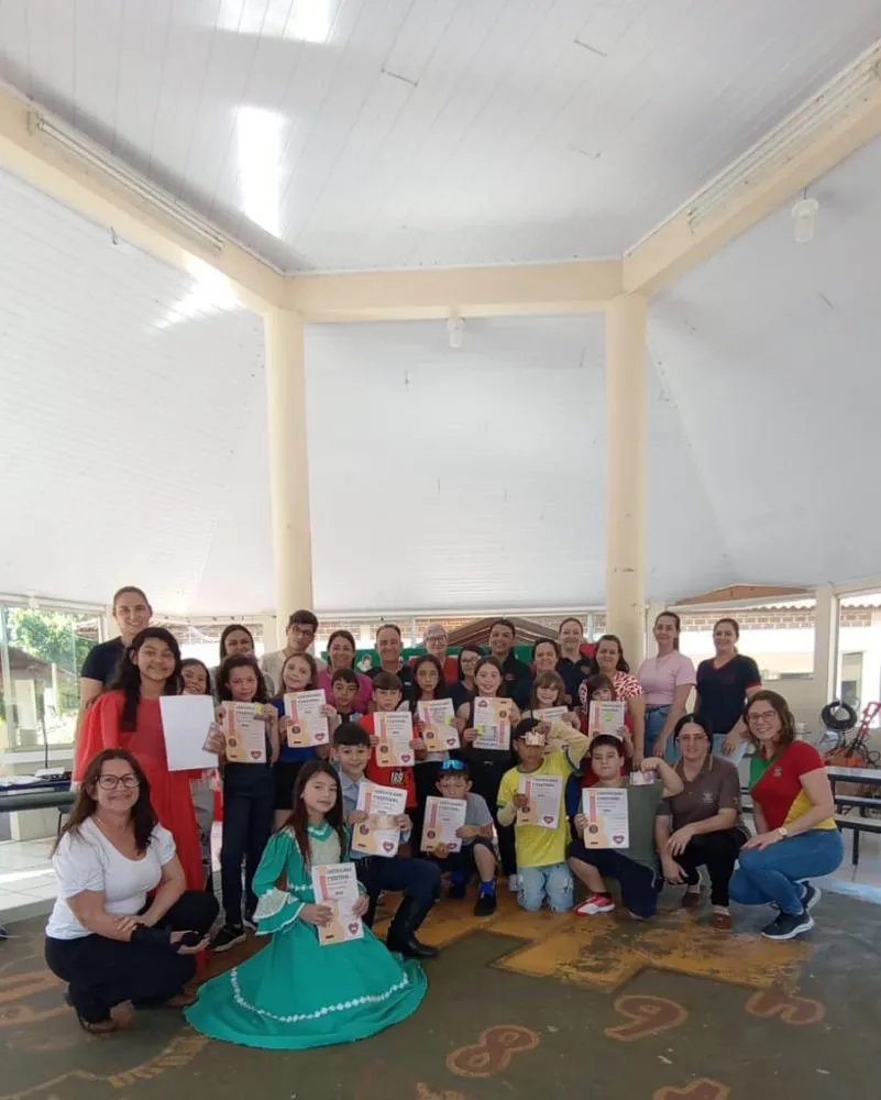 Semana Farroupilha inspira Festival de Talentos na Escola Lenira
