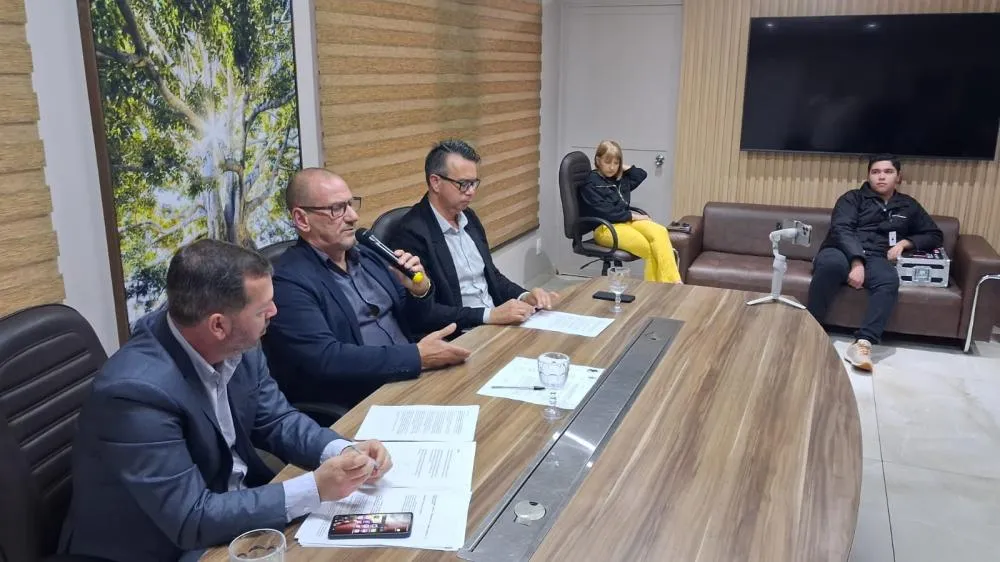 Tensão entre Executivo e Legislativo marca debate sobre repasses a entidades