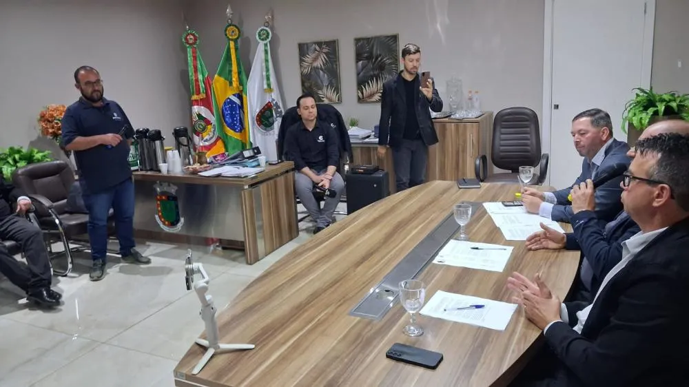 Tensão entre Executivo e Legislativo marca debate sobre repasses a entidades