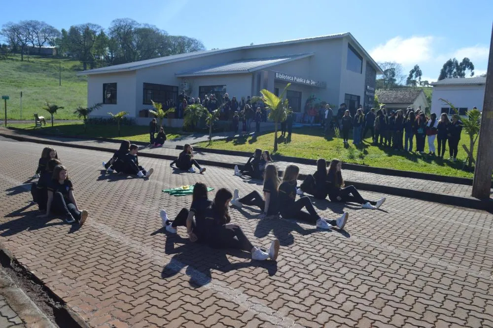 Biblioteca Pública promove evento que marca estreia de sarau literário