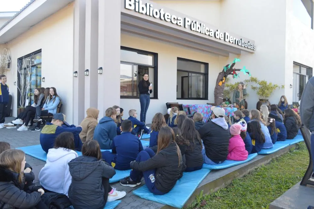 Biblioteca Pública promove evento que marca estreia de sarau literário