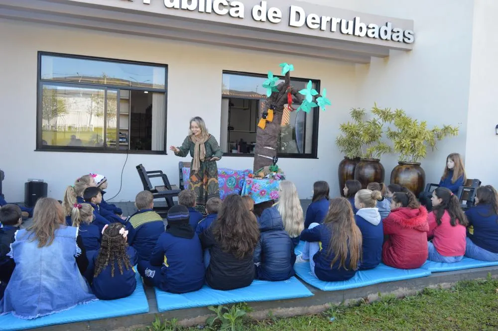 Biblioteca Pública promove evento que marca estreia de sarau literário
