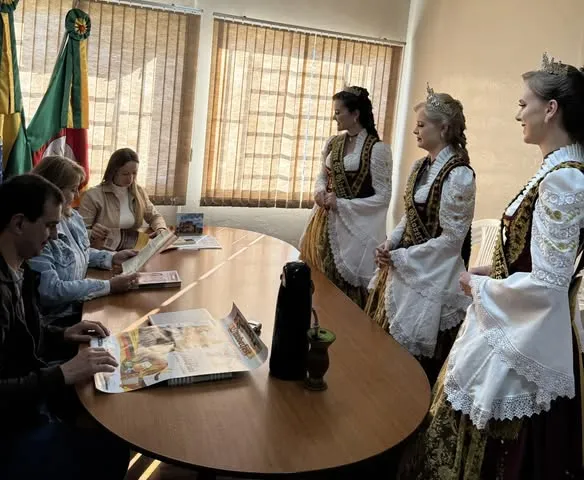 Prefeitura recebe representantes da Oktoberfest de Itapiranga