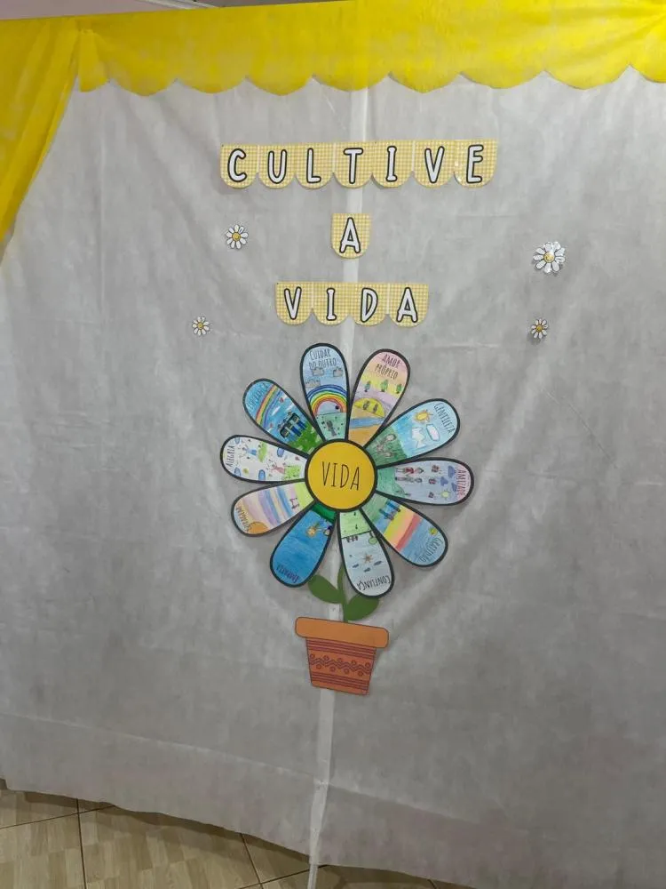 Estudantes recebem ação de conscientização sobre valorização da vida no Setembro Amarelo