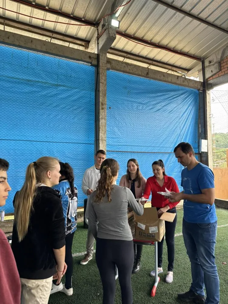 Alunos da Escola Novo Horizonte recebem kits de higiene bucal