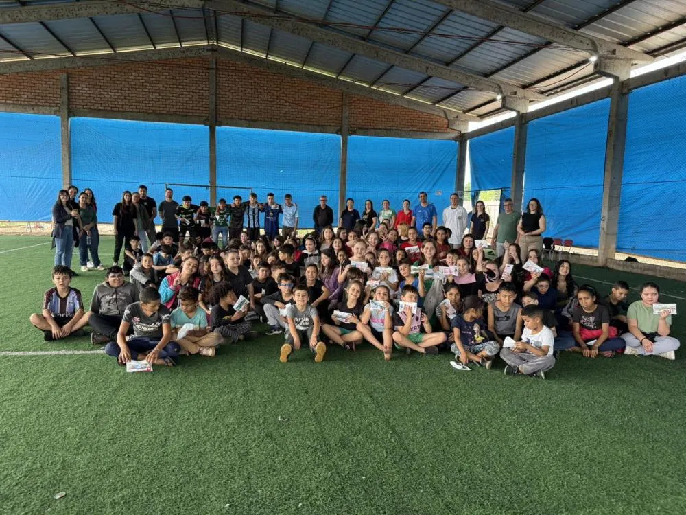 Alunos da Escola Novo Horizonte recebem kits de higiene bucal