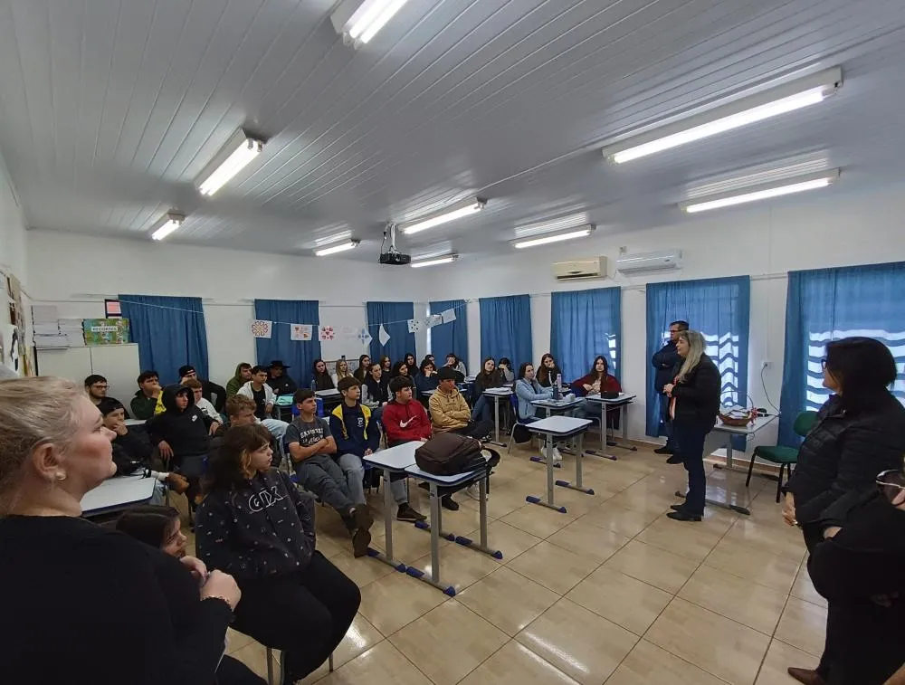 Secretaria de Educação incentiva alunos do 9º ano a participarem das avaliações externas