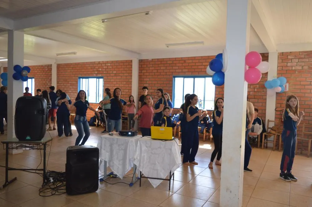 Alegria e convivência marcam o Dia das Crianças nas escolas municipais