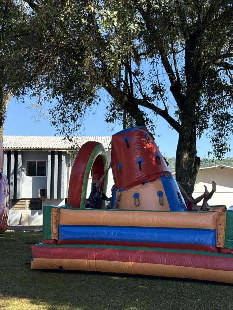 Comemoração ao Dia das Crianças reúne alunos na Praça Central