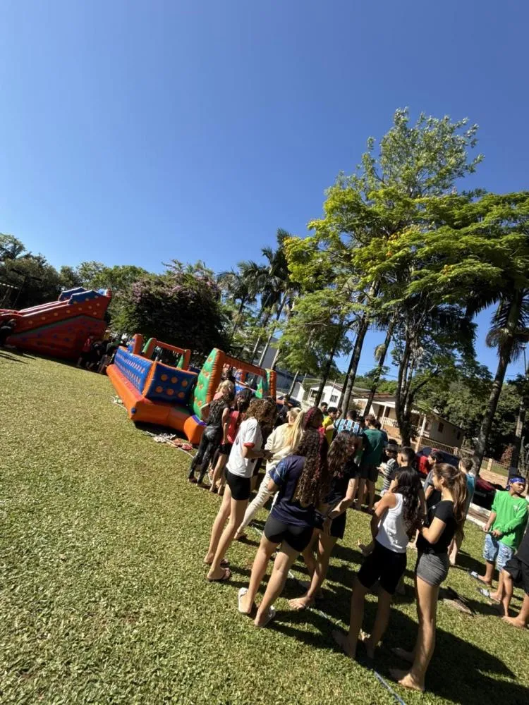 Comemoração ao Dia das Crianças reúne alunos na Praça Central