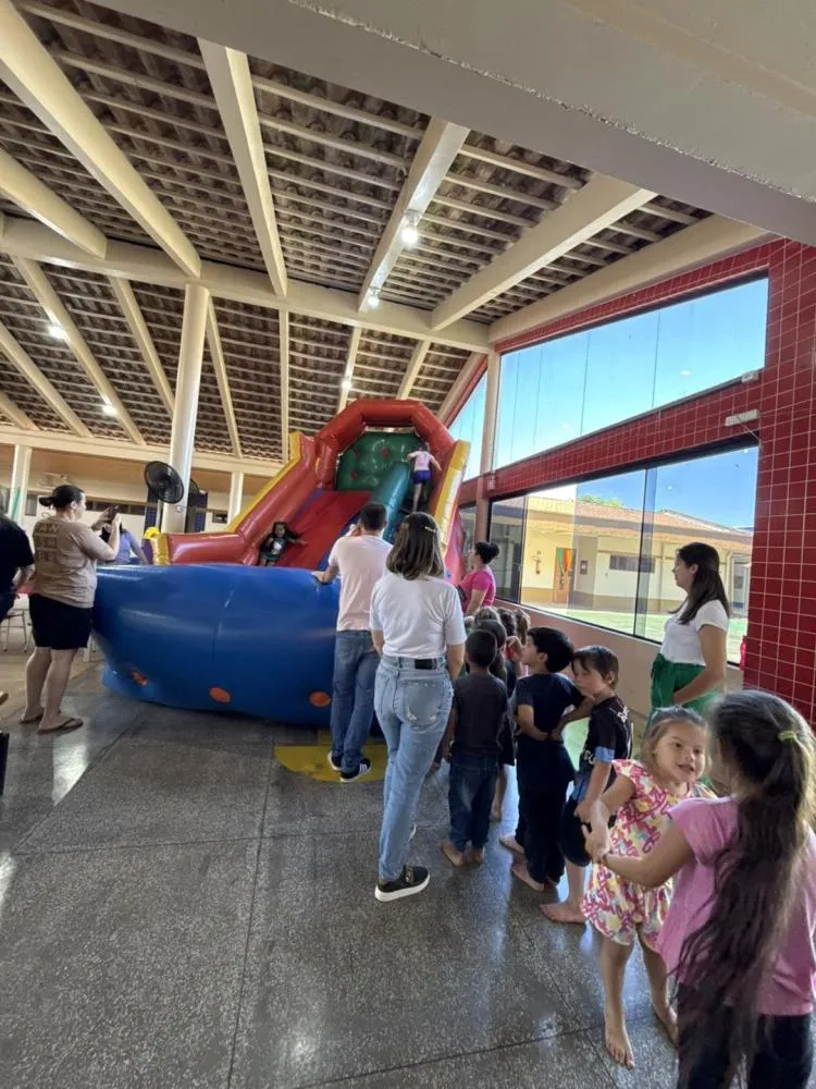 Comemoração ao Dia das Crianças reúne alunos na Praça Central