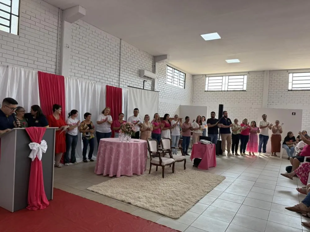 Evento do Outubro Rosa reúne centenas de mulheres em Barra do Guarita