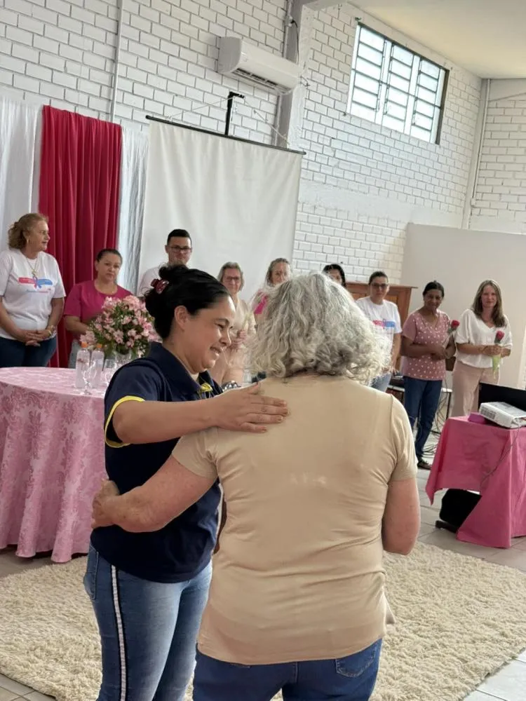 Evento do Outubro Rosa reúne centenas de mulheres em Barra do Guarita