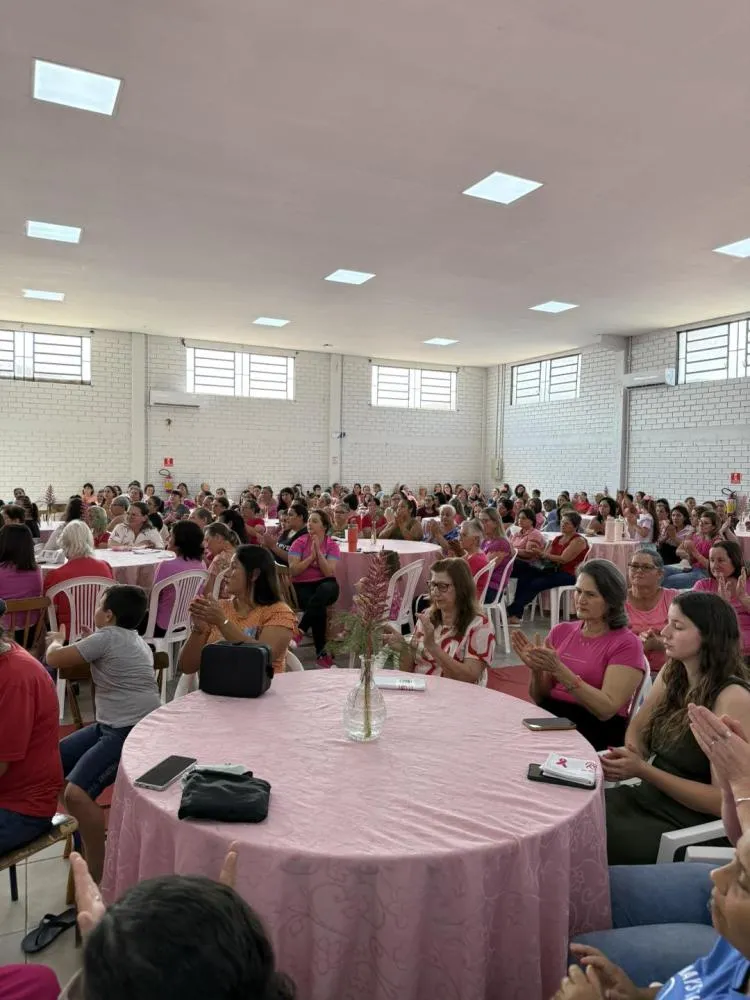 Evento do Outubro Rosa reúne centenas de mulheres em Barra do Guarita
