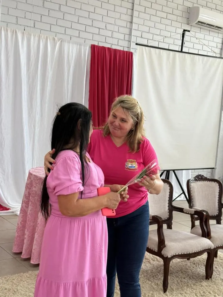 Evento do Outubro Rosa reúne centenas de mulheres em Barra do Guarita