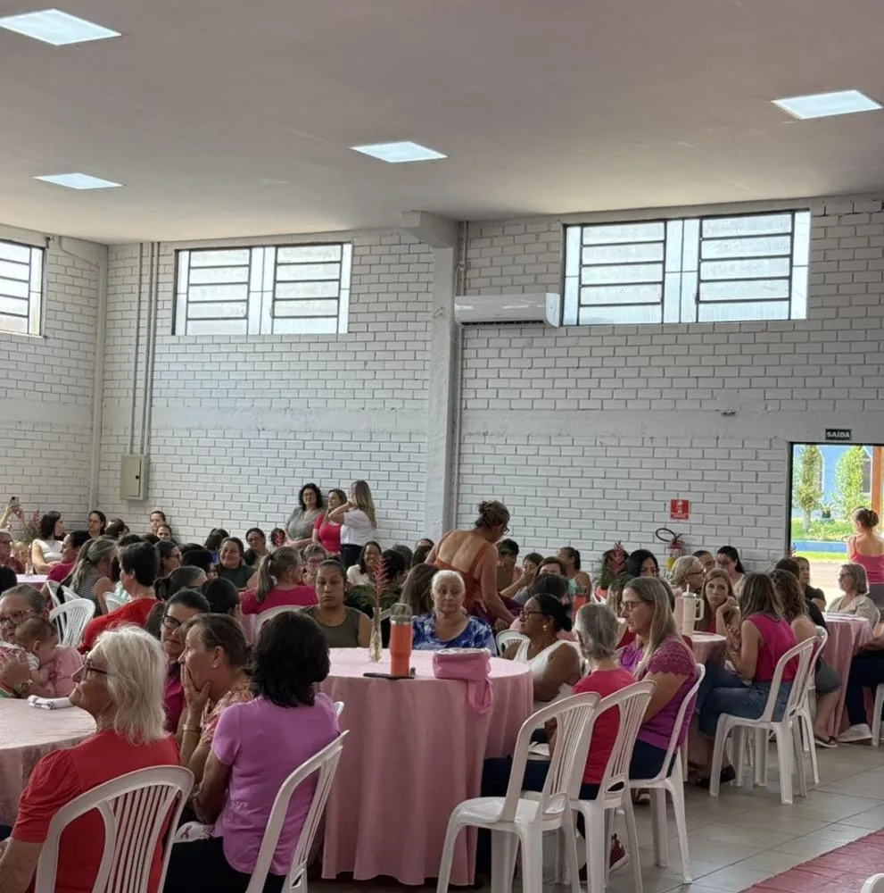 Evento do Outubro Rosa reúne centenas de mulheres em Barra do Guarita