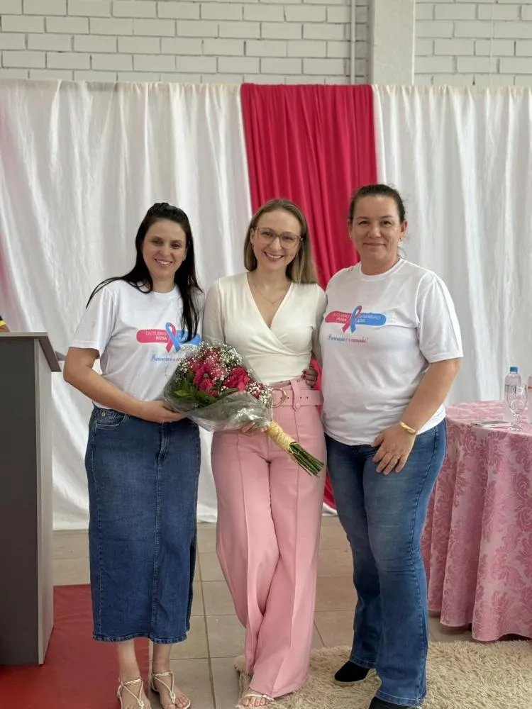 Evento do Outubro Rosa reúne centenas de mulheres em Barra do Guarita