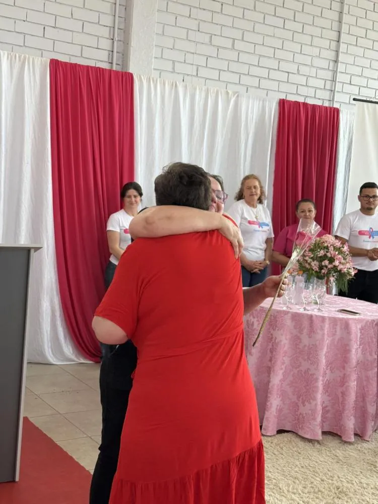 Evento do Outubro Rosa reúne centenas de mulheres em Barra do Guarita