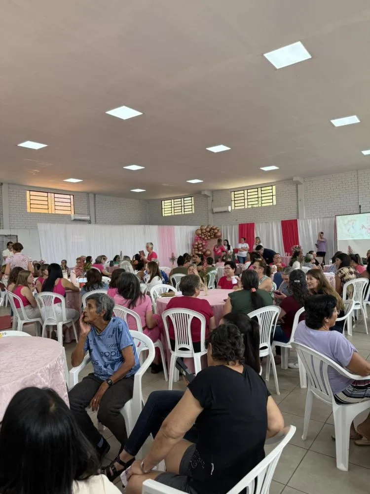 Evento do Outubro Rosa reúne centenas de mulheres em Barra do Guarita
