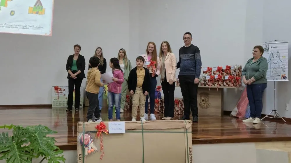 Gauchinho Fiscal é apresentado em cerimônia de premiação da Educação Fiscal