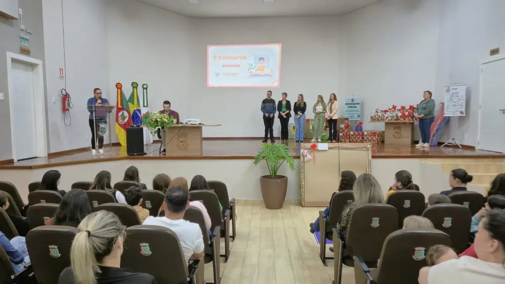 Gauchinho Fiscal é apresentado em cerimônia de premiação da Educação Fiscal