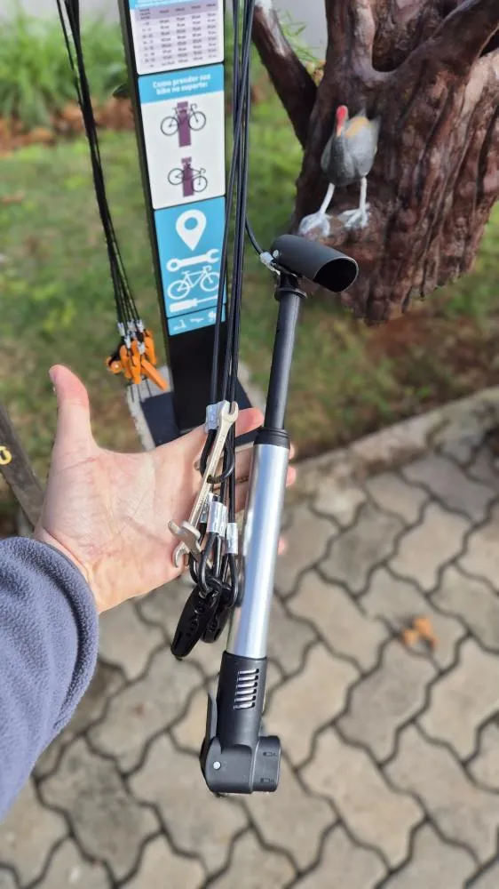 Derrubadas instala micro estações de reparo para ciclistas