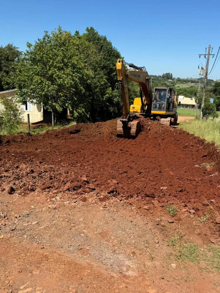 Miraguaí inicia terraplanagem para asfaltamento de duas ruas