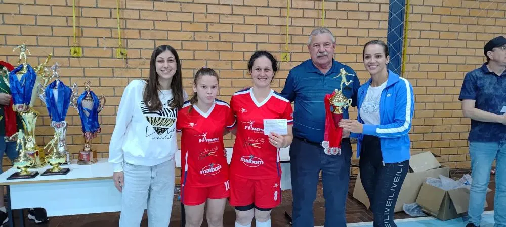 Noite de finais emocionantes marca o encerramento do Municipal de Futsal em Vista Gaúcha