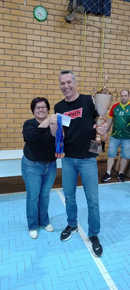 Noite de finais emocionantes marca o encerramento do Municipal de Futsal em Vista Gaúcha