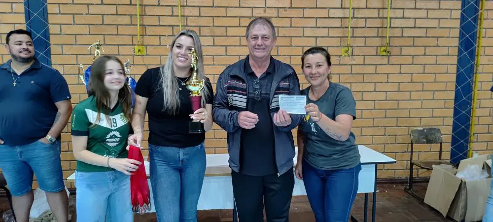 Noite de finais emocionantes marca o encerramento do Municipal de Futsal em Vista Gaúcha