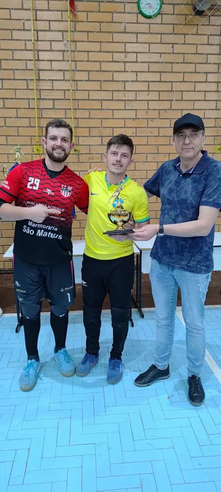 Noite de finais emocionantes marca o encerramento do Municipal de Futsal em Vista Gaúcha