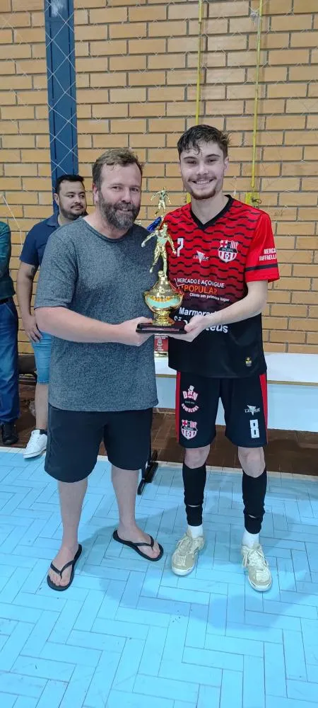 Noite de finais emocionantes marca o encerramento do Municipal de Futsal em Vista Gaúcha