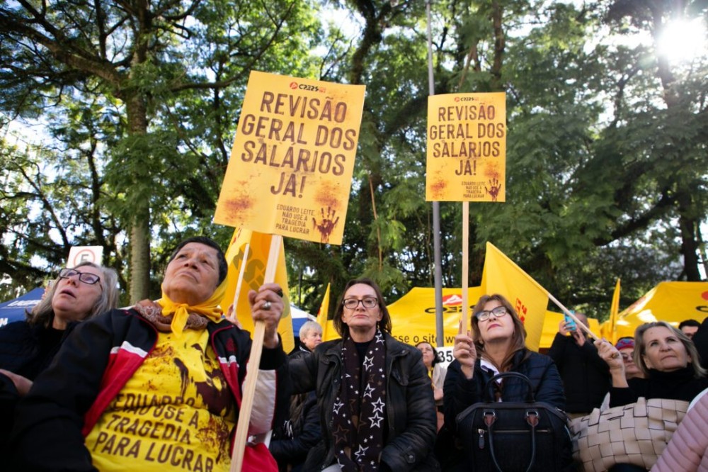 Ato do CPERS no centro da Capital. Foto: Isabelle Rieger/Sul21