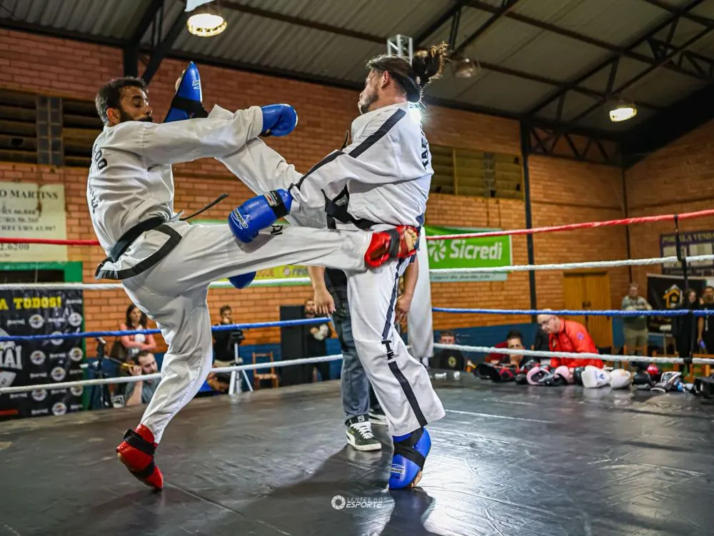 Atletas de Derrubadas se destacam na 1ª Taça Noroeste de Muay Thai em Redentora